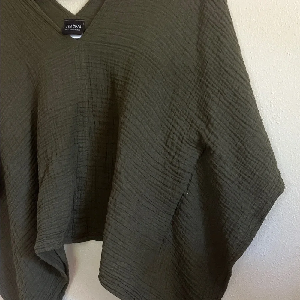 Cotton Muslin Butterfly top - Picture 6 of 7